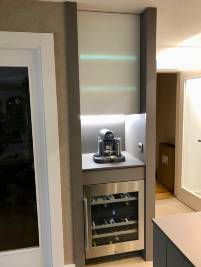 DISEÑO-COCINA-REFORMAS INTEGRALES-COCINARTE-PAMPLONA-ESTUDIO-EXCLUSIVO-ARMARIOS-A MEDIDA-VESTIDORES-LAVADEROS-BAÑOS-CALIDAD-COLORES-MATERIALES-MINIMALISTAS-TENDENCIAS-HOGAR-EXPERIENCIA-PROFESIONALES-VIVIENDAS-LOCALES COMERCIALES-VITRINA