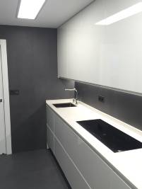 DISEÑO-COCINA-REFORMAS INTEGRALES-COCINARTE-PAMPLONA-ESTUDIO-EXCLUSIVO-MODERNAS-SIN TIRADOR-RUSTICAS-DETALLES-CALIDAD-ACABADOS-COLORES-MATERIALES-SOLUCIONES-MINIMALISTAS-TENDENCIAS-DECORACION-PERFECCION-HOGAR-EXPERIENCIA-PROFESIONALIDAD-BARRA